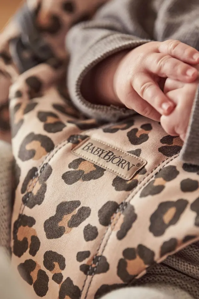 BabyBjorn Ρηλάξ Balance Bliss Cotton Beige Leopard 7317680060754 3
