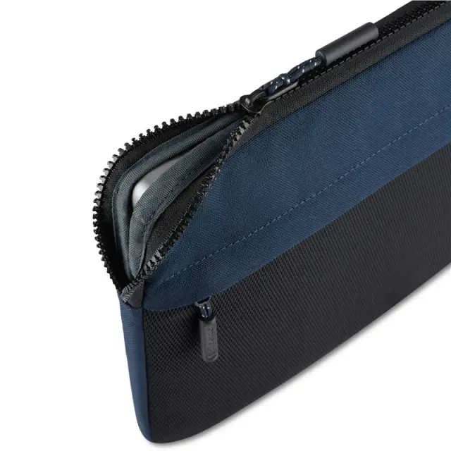 Pipetto Expand Sleeve, dark blue - MacBook Pro 14/Air 13.6 3