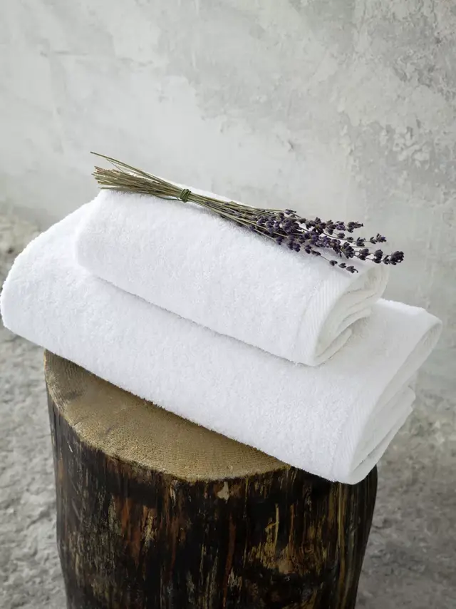 Nima Hotelling Πετσέτα 50x100 Wellness - Πενιέ 550gsm - 100% Βαμβάκι Λευκό
