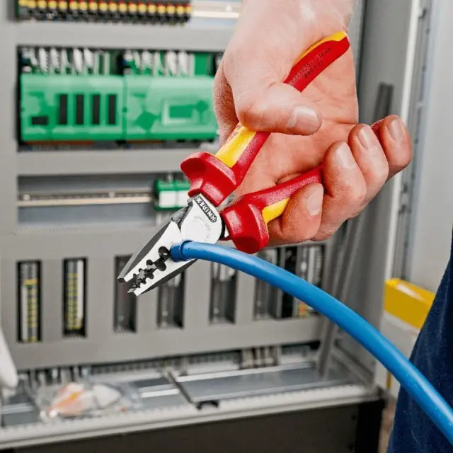 Knipex 9778180- Πένσα ακροδεκτών με μόνωση και 9 θέσεις πτυχώματος No180mm 2