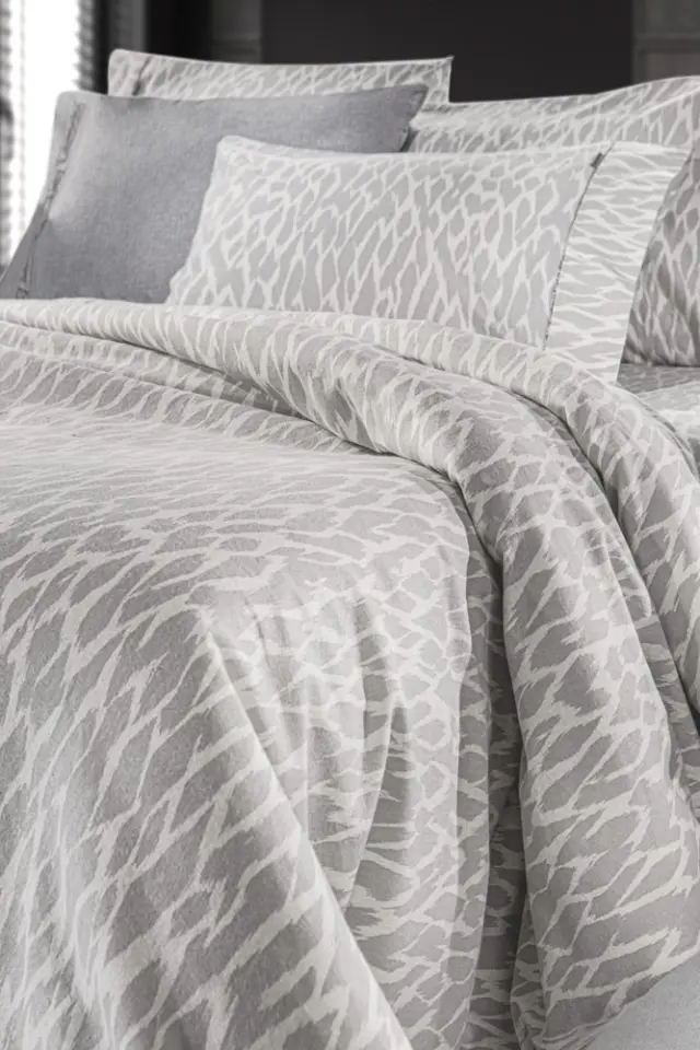 ΣΕΤ ΦΑΝΕΛΕΝΙΑ ΣΕΝΤΟΝΙΑ ΜΟΝΑ (170x265) MAGMA SILVER FLANNEL GUY LAROCHE 2