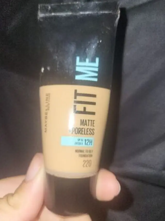 Maybelline Fit Me Matte & Poreless Foundation 30ml | Απόχρωση 220 Natural Beige