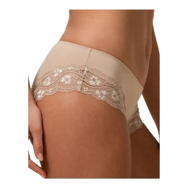 Triumph Γυναικείο Slip Lovely Micro Hipster, Χρώμα Απαλό Μπεζ 2