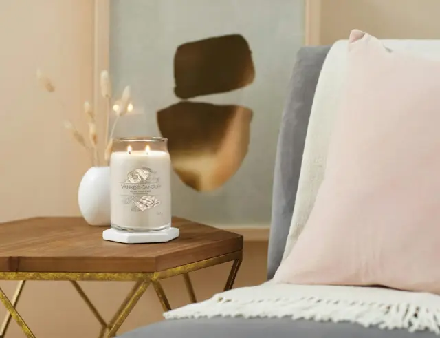 Αρωματικό Κερί Yankee Candle με διάρκεια καύσης έως 80 ώρες και άρωμα Warm Cashmere1701379E 3