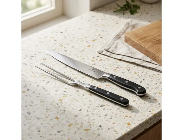 Σετ Carving Victorinox Grand Maitre με μήκος λεπίδας 20cm - 2 τεμάχια - Σε συσκευασία δώρου7.7243.2