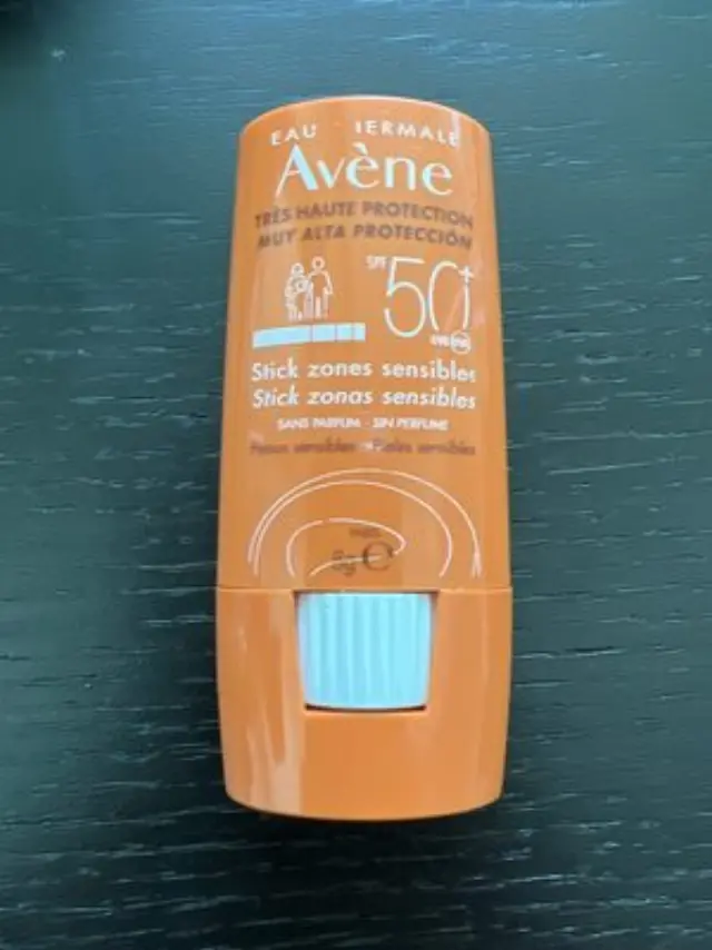 Eau Thermale Avène Αντηλιακό Στικ SPF50+ για τις ευαίσθητες εντοπισμένες ζώνες - Πρόσωπο & Σώμα - 8gr
