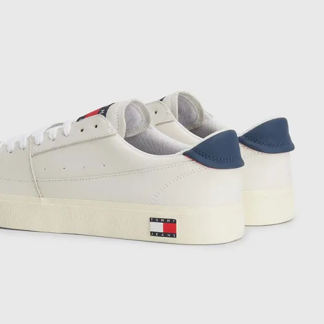 Sneaker Tommy Hilfiger Essential Badge EM0EM01106-YBL Εκρού - 41 2