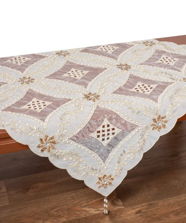 Τραπεζοκαρέ (130cm x 130cm) 090 Χρυσό - -