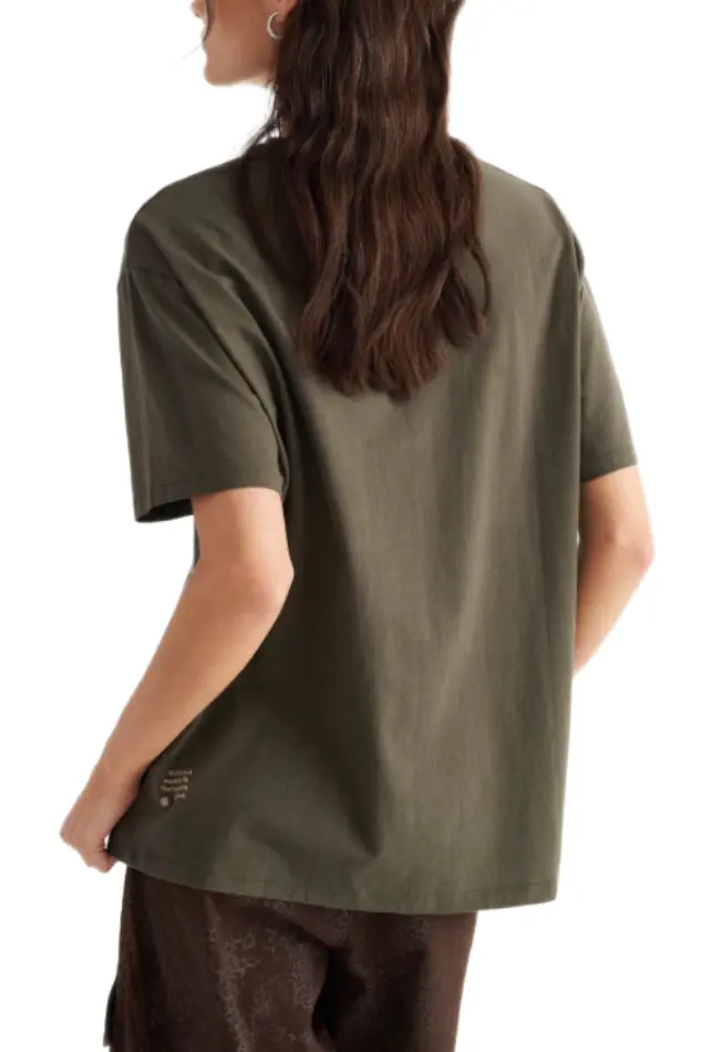 Attrattivo γυναικείο t-shirt με τύπωμα 9923923-2 2