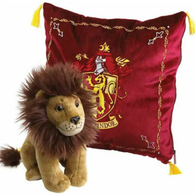 Noble Collection Σετ Λούτρινο + Μαξιλάρι Harry Potter Gryffindor Plush + cushion 34x34 (NN7042)