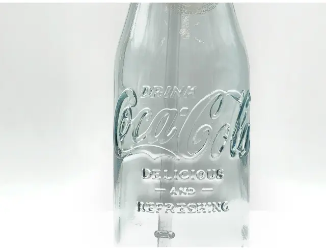 Μπουκάλι Glass Drops Coca Cola (9014) Με πώμα και καλαμάκι, Aπό 100% ανακυκλωμένο γυαλί, Xωρητικότητας 550ml, Διαστάσεων Ø 8 x Υ 28 cm 9014 3