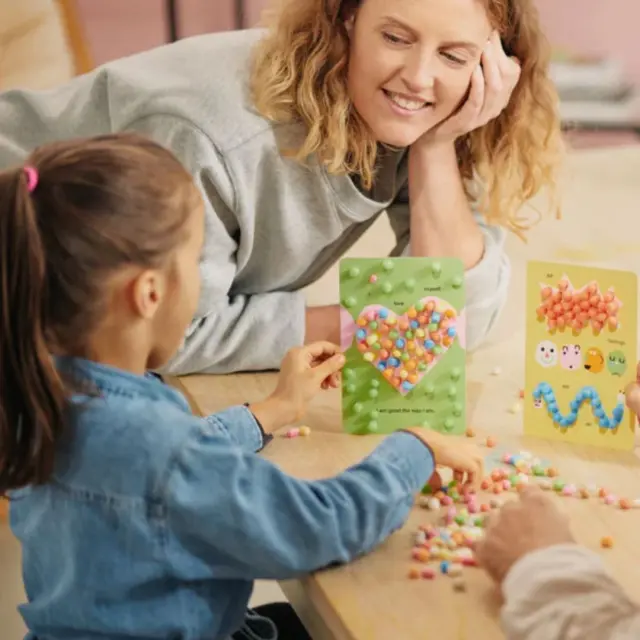 PlayMais Mosaic Κατασκευή με Σφουγγαράκια από Καλαμπόκι και Κάρτες – Συναισθηματική Eνδυνάμωση (3+ ετών) 160970 2