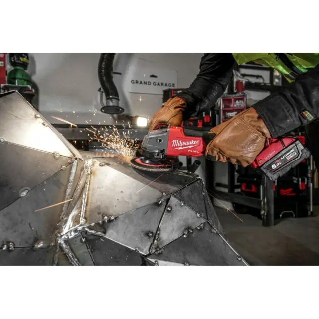 Milwaukee 4933478435 - Γωνιακός Τροχός Μπαταρίας 125mm One-Key με Διακόπτη Τύπου Σκανδάλης και Φρένο M18 ONEFSAG125XPDB-502X με HD Box Μεταφοράς, Φορτιστή + 2 Μπαταρίες 5.0Ah (2×5.0Ah) 2