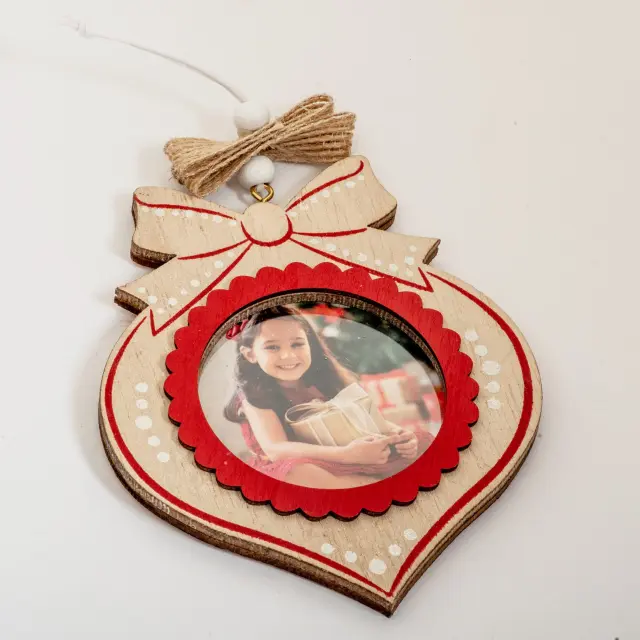 Χριστουγεννιάτικο ξύλινο Στολίδι 9x12cm (κόκκινο-μπεζ) για φωτογραφία 5,5X5,5cm 2