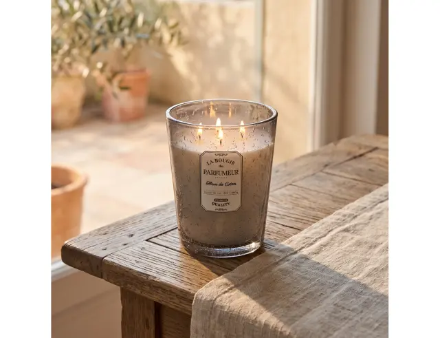 Αρωματικό κερί Home Deco Factory με διάρκεια καύσης 60 ώρες, άρωμα Cotton flower και διαστάσεις 13x16cm BO5574