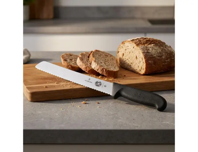 Μαχαίρι Ψωμιού Victorinox Fibrox με μήκος λεπίδας 21cm - Black5.2533.21