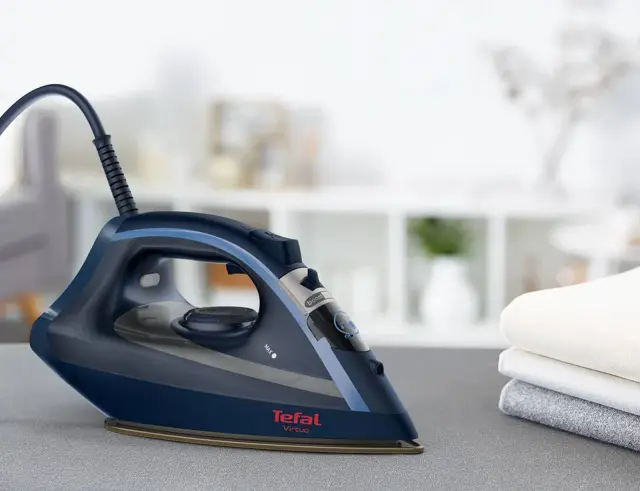 Σίδερο ατμού Tefal Virtuo FV1739E0 με ισχύ 2000W και χωρητικότητα νερού 200ml FV1739E0
