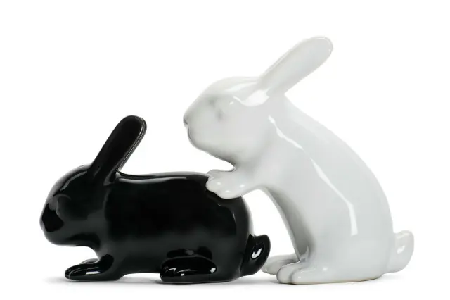 Winkee - Bunny S AND P Shakers - Salt and Pepper Dispenser - Gadgets 2