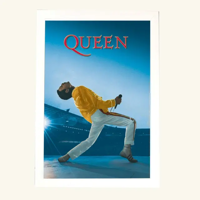 Αφίσα Queen Live At Wembley 61x91,5εκ Κορνίζα Ξύλινη Χρώμα Λευκό Με Ακρυλικό Τζάμι Άθραυστο K1041-3