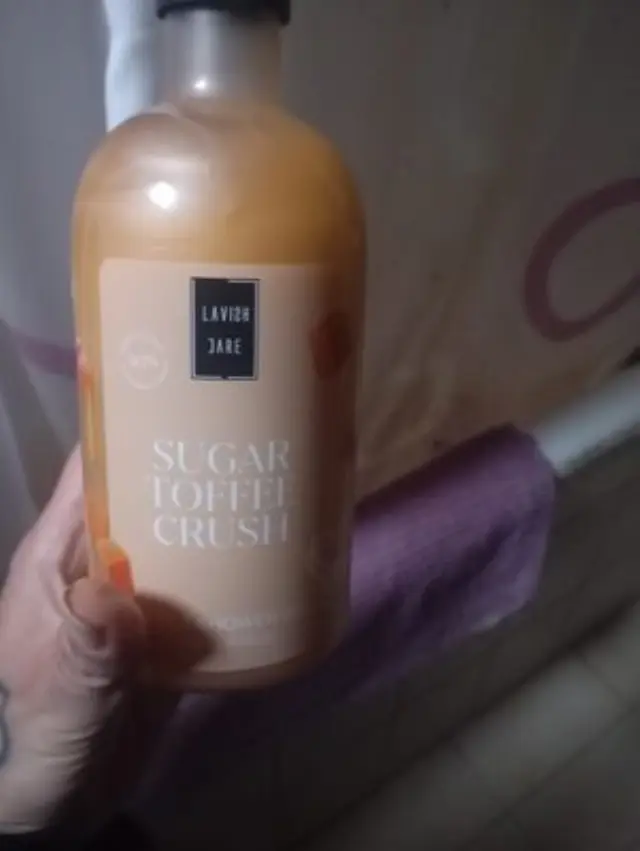 Lavish Care Butter Caramel Shower Gel Ενυδατικό Αφρόλουτρο Σώματος με Άρωμα Καραμέλα Βουτύρου, 500ml