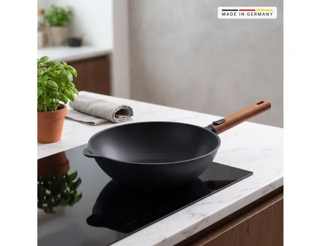 Τηγάνι Wok Woll Eco Logic QXR με αντικολλητική επίστρωση, ξύλινη αποσπώμενη λαβή και διάμετρο 28cm11028WLCI-Q