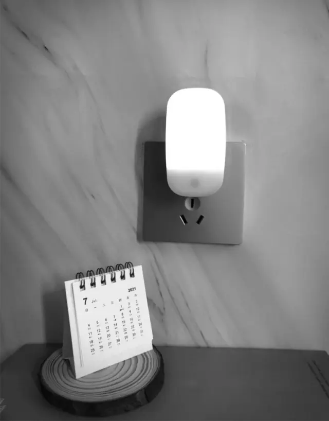 ΦΩΤΑΚΙ ΝΥΚΤΟΣ LED 0,25W 4000Κ 230V ΜΕ ΑΝΙΧΝΕΥΤΗ ΑΝΙΧΝΕΥΤΗ AIΣΘΗΤΗΡΑ ΦΩΤΟΣ ΚΑΘΕΤΟ UNIVERSE