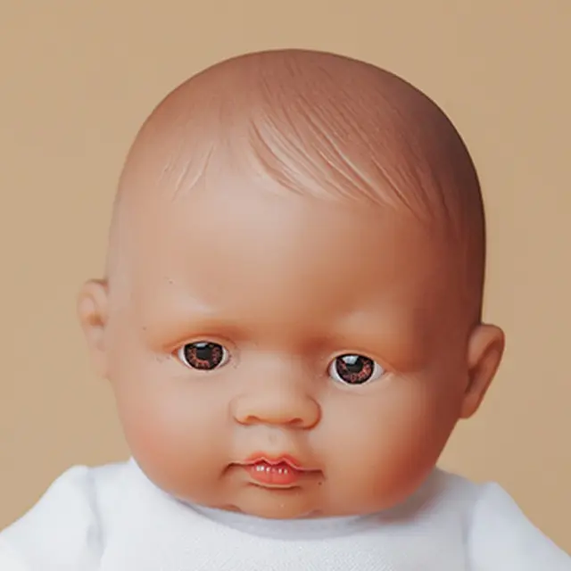 MINILAND DOLLS MINILAND ΜΩΡΟ ΚΟΥΚΛΑ ΛΑΤΙΝΟΣ 21 CM ΜΕ ΡΟΥΧΑΛΑΚΙΑ 3