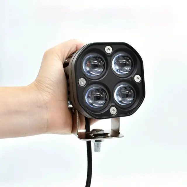 Προβολέας εργασίας 4 LED 10-30V - LED work light Z691421 2