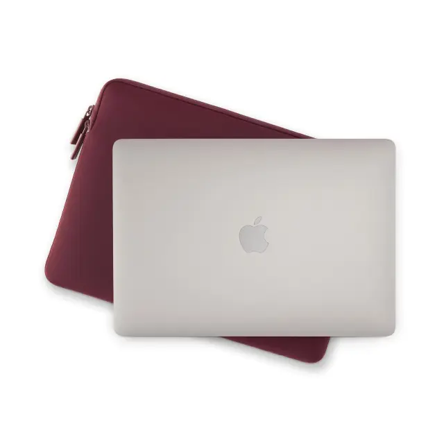 Pipetto Classic Fit Sleeve, burgundy - MacBook Neo 13 (A18 Pro) 2