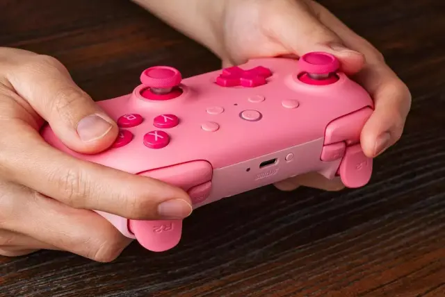 8BitDo Ultimate 2C Ασύρματο Χειριστήριο για Nintendo Switch + Switch 2 με Bluetooth, Hall Effect, Motion Control + Δόνηση – Ροζ 2
