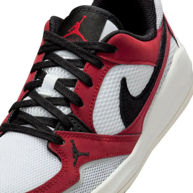 JORDAN CMFT ERA HQ0506-106 - 38.5 3