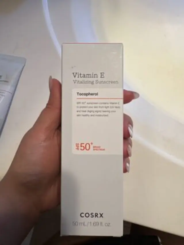 COSRX Vitamin E Vitalizing Sunscreen SPF 50++++ - Αντιηλιακό με υψηλή αντιοξειδωτική προστασία