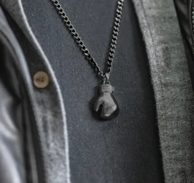 Meta(l)morphose On Shirt Κολιέ / Long Necklace: Boxing Glove 2