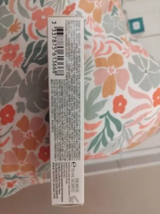 La Roche Posay Hyalu B5 Αντιγηραντική Κρέμα Ματιών κατά των Ατελειών με Υαλουρονικό Οξύ για Ευαίσθητες Επιδερμίδες 15ml 2