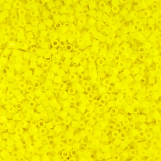 Χάντρα Miyuki Delica 15/0 - DBS0721 - Opaque Yellow ~7gr