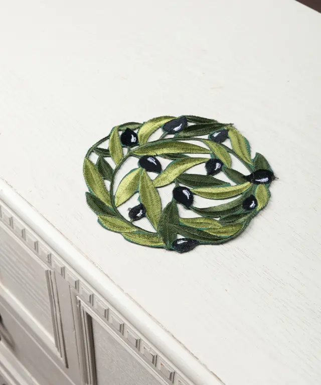 Σουβέρ 2352 (15cm) μαύρη ελιά - -