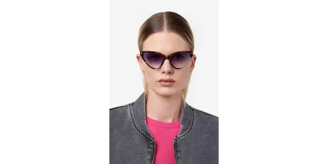 Dsquared2 Γυναικεία Γυαλιά Ηλίου με Μαύρο Κοκκάλινο Σκελετό και Γκρι Ντεγκραντέ Φακό D2 0134/S 807/9O 2