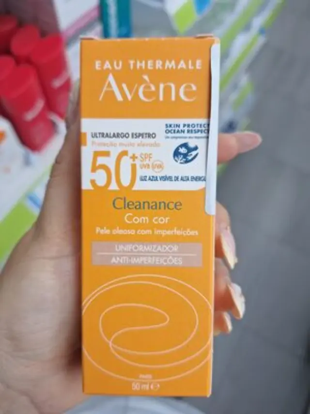 Avène Soins Solaires Clenance Αντηλιακό Προσώπου SPF 50+ με Χρώμα για το Ευαίσθητο Λιπαρό Δέρμα με Ατέλειες 50ml