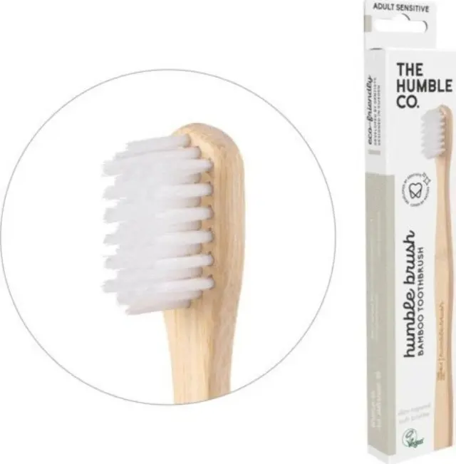 The Humble Co. Bamboo Toothbrush Adult White Sensitive Οδοντόβουρτσα Ενηλίκων από Μπαμπού Λευκή για Ευαίσθητα Δόντια και Ούλα, 1τμχ