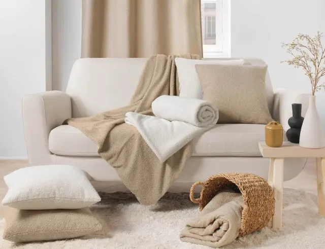Διακοσμητικό Μαξιλάρι Wooly Douceur d'intérieur με διαστάσεις 45x45cm - Natural 1612087 2