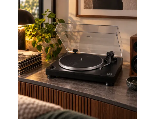 Πικάπ Audio Technica AT-LP5X με direct drive, προενισχυτή, ταχύτητες 33-1/3, 45, 78 RPM και σύνδεση USB, RCA - Black