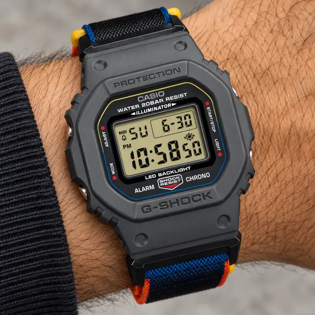 Ανδρικό Ψηφιακό Ρολόι Casio G-SHOCK 11-DW-5600MNC-8A2ER με Υφασμάτινο Λουράκι 2