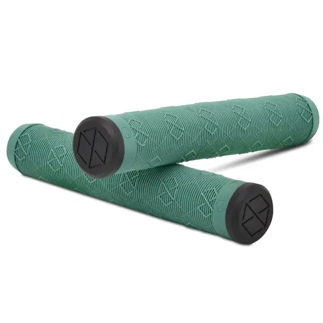 NATIVE Emblem Grips Leaf