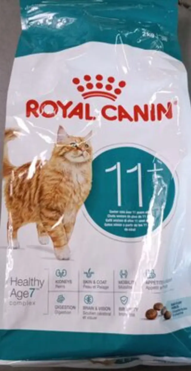 Royal Canin Ageing 11+ Ξηρά Τροφή Γάτας με Πουλερικά 2kg