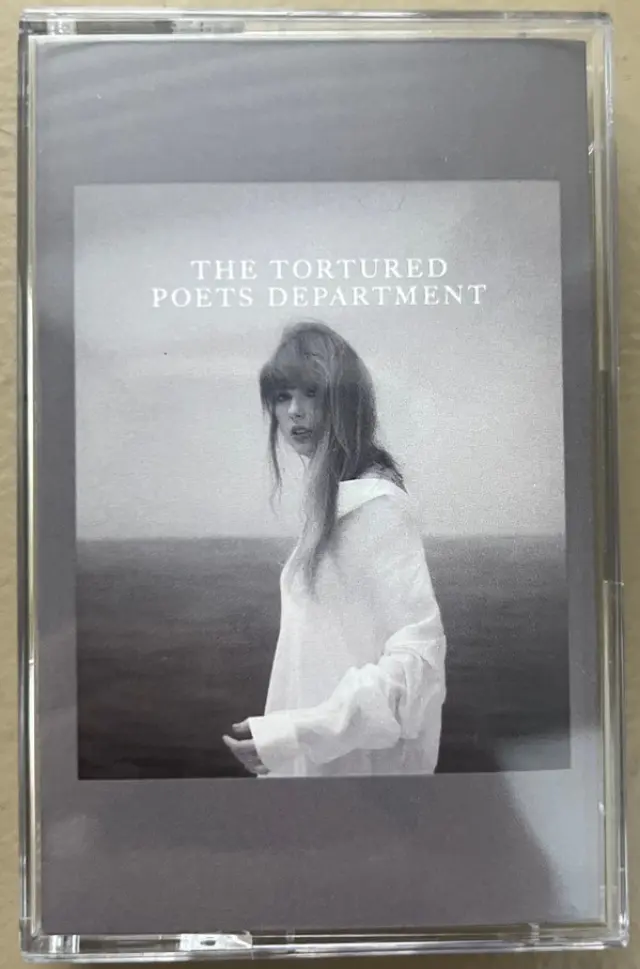 Taylor Swift - The Tortured Poets Department (Cassette)