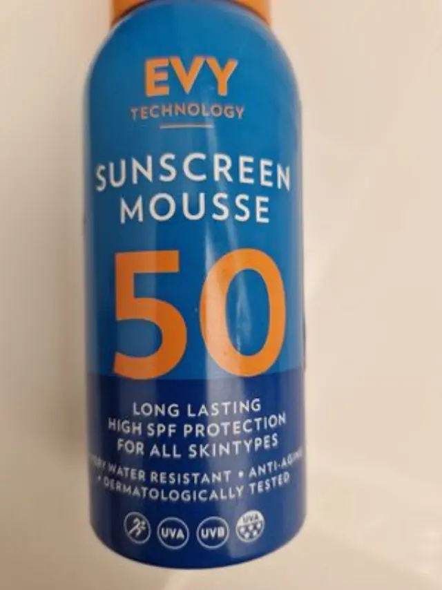 EVY Technoology Sunscreen Mousse Αντηλιακή Μους Μακράς Διαρκείας Για Πρόσωπο Και Σώμα SPF50 100ml