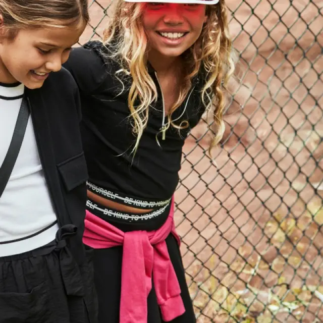 Junior 10 έως 18 ετών Σετ φούστα και πόλο μαύρο