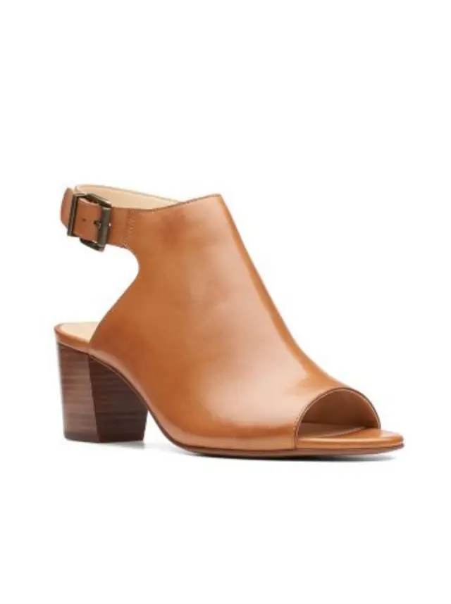 Deloria Gia Tan Leather 2