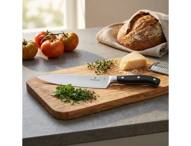 Μαχαίρι Σεφ 20cm σε Ειδική Συσκευασία Δώρου Grand Maitre - VICTORINOX