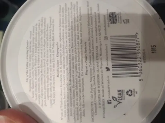 WOODS OF WINDSOR Lily of the Valley Dusting Powder Πούδρα Σώματος με άρωμα Κρίνο 100g